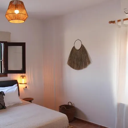 Kaia / 2 * Σκόπελος